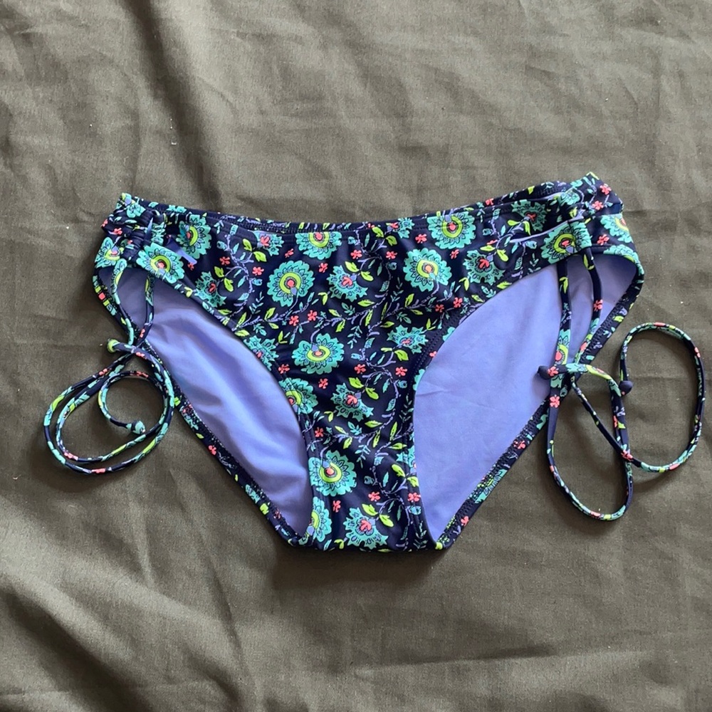 XL Hipster style swim bottom with Side ties